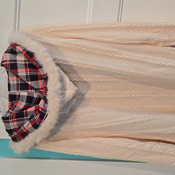 Cardigan Sweater Shacket Faux Fur Cuffs, Hood, Plaid, Cream Off White NWOT plus - Picture 8 of 10